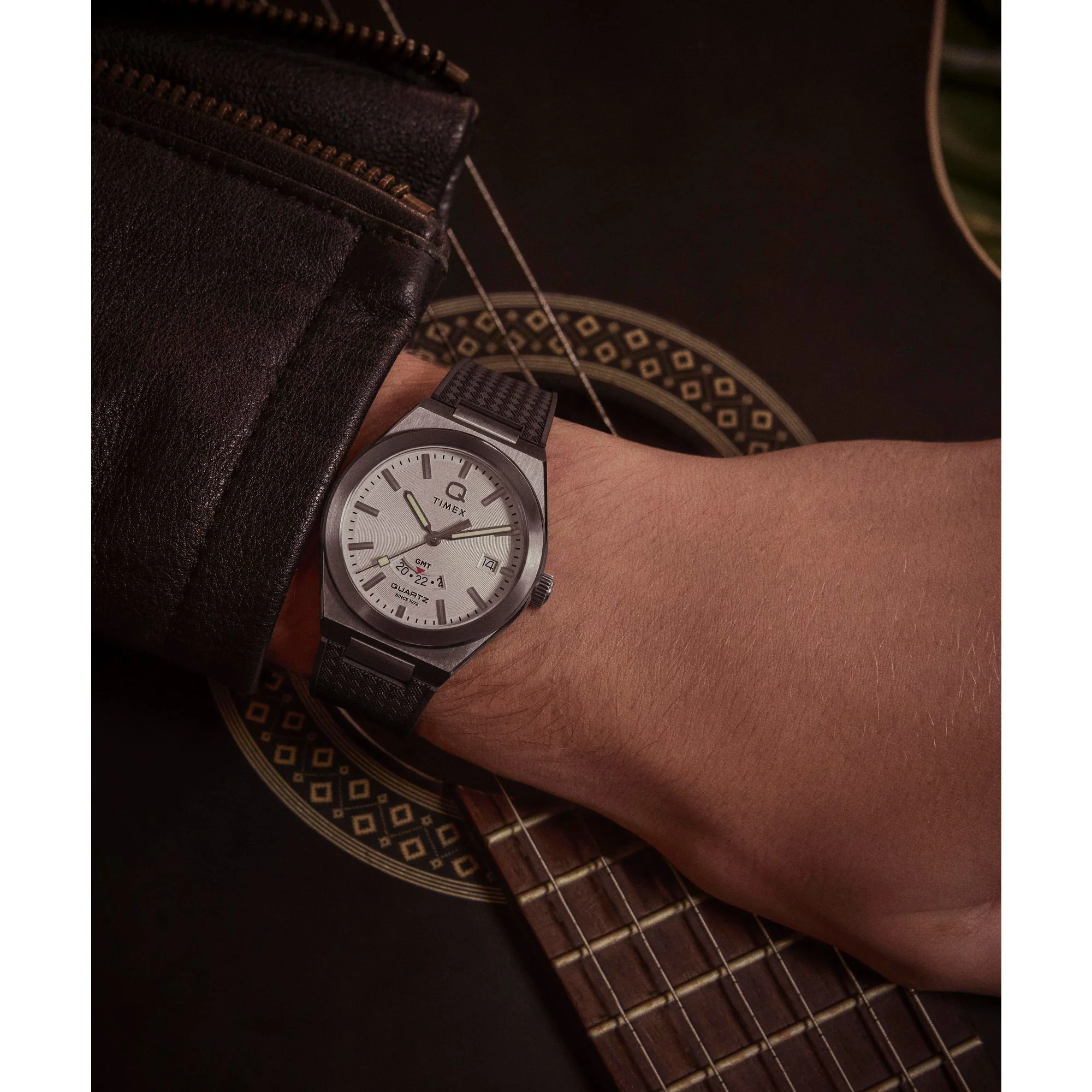 Q Timex Silver-Tone Round Dial Analog Men's Watch - TW2Y12200UJ - Image 7