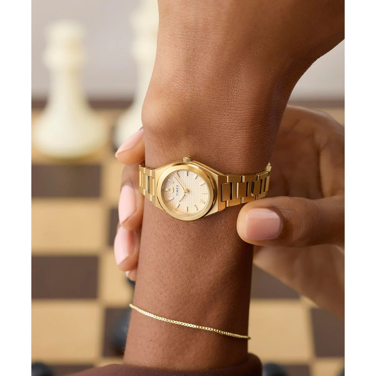 Timex Q Round 24mm Gold Dial Analog Women Watch - TW2Y68300UJ - Image 7
