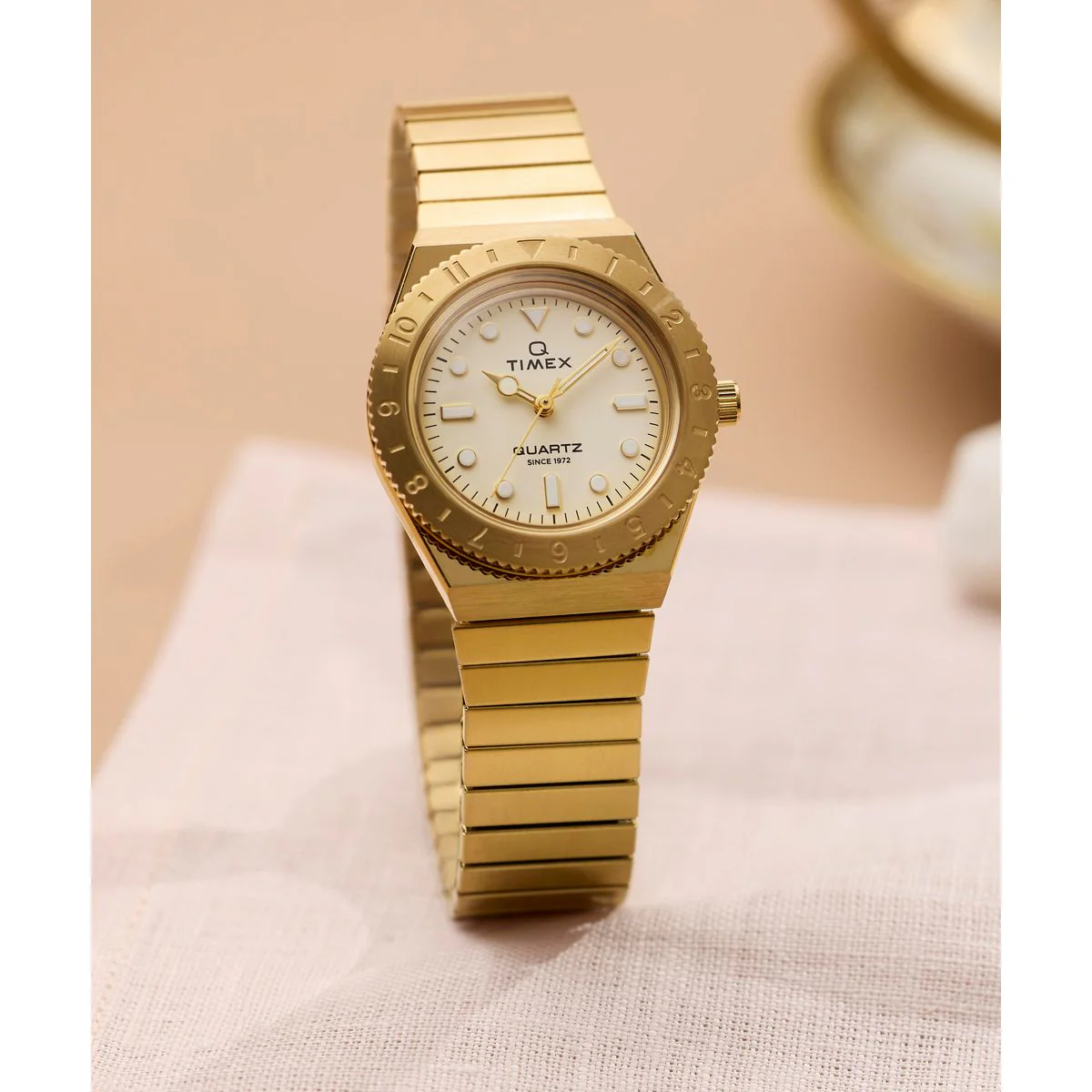 Timex Q Sport Round 30mm Beige Dial Analog Women Watch - TW2Y57500UJ - Image 6